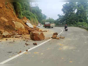 The Nilgiris, Dec 05 (ANI): Rain causes landslide at Mettupalayam-Coonoor road, ...