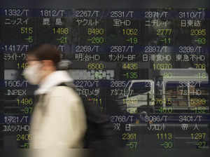 US markets in holding pattern ahead of November jobs report