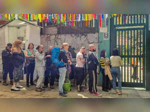 Peru protests leave around 300 tourists stranded in Machu Pichu