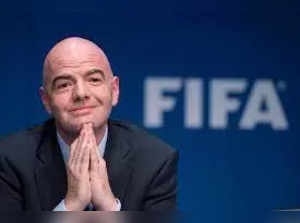 FIFA President announces 10% cap on agent fees and major changes in transfer rule