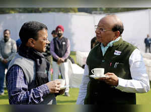 New Delhi, Dec 09 (ANI): Delhi Lieutenant Governor Vinai Kumar Saxena interacts ...