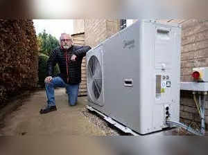 After upgrading to £25,000 government-backed 'green' heat pump, man is 'facing £7,000 energy bill', say reports