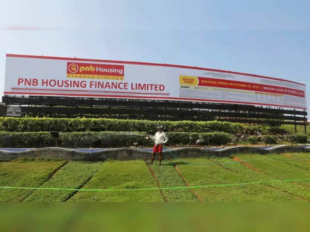 PNB Housing Finance | Buy | Target Price: Rs 555-575 | Stop Loss: Rs 485