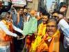 Pathaan row: Ayodhya Seer says "will burn Shah Rukh Khan alive"