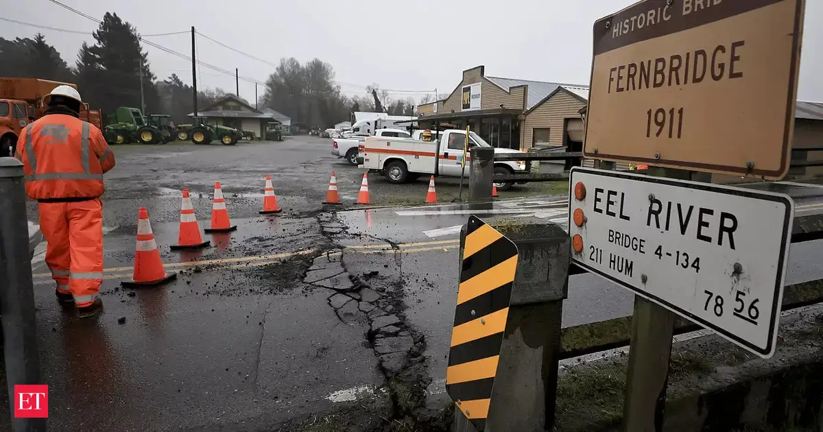 california: Tens of thousands without power after California earthquake ...