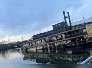 Lakeside Miller & Carter floating restaurant starts sinking like ‘Titanic’