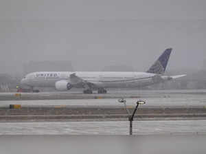 US Airlines cancelled 10,000 flights since December 21 as winter storm upend holiday plans