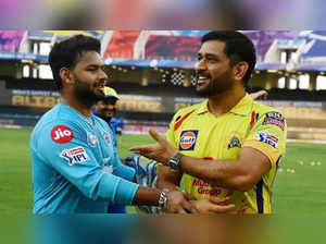 Sakshi Dhoni's picture with Mahendra Singh Dhoni and Rishabh Pant in Dubai goes viral