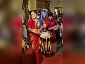 Kerala bride plays 'chenda' at her wedding with her Father and Groom, video goes viral