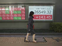 Japan's Nikkei closes off 3-mth low, pressured by Wall Street weakness