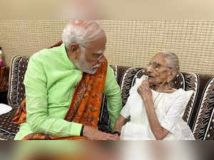 PM Narendra Modi's mother Heeraben Modi Dies at 100