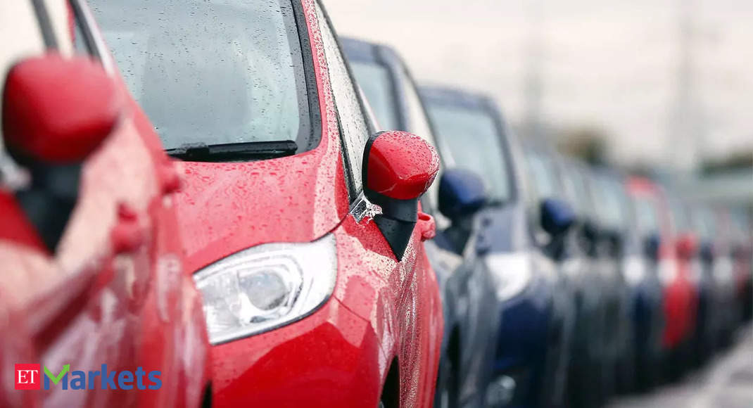 Year-end discounts to push December retail car sales to record 400,000 units