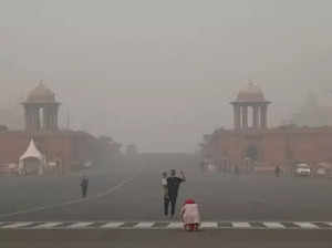 New Delhi: Delhi air quality turns hazardous after Diwali on Friday, November 05, 2021. (Photo: Wasim Sarvar/IANS)