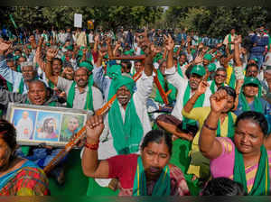 New Delhi: Farmers of Amaravati (Andhra Pradesh during a protest at Jantar Manta...