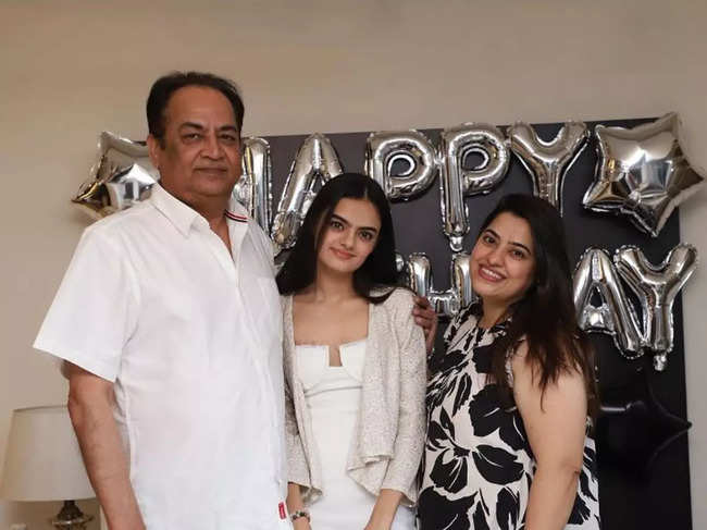 Ruhaanika with her parents.