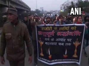 J-K: Kashmiri Pandits hold candle march against Rajouri killings