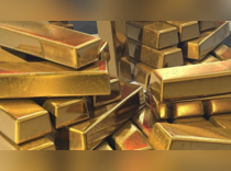 Gold futures gain Rs 397 to Rs 55,927/ 10 gm