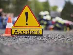 Kerala home secy, family injured after truck rams their car near Kayamkulam