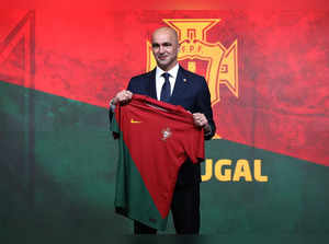Portugal appoints former Belgium and Everton manager Roberto Martinez as new head coach