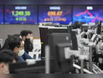US STOCKS-Nasdaq leads Wall St higher as interest rate worries ease
