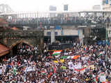 Mumbaikar's marched from Bandra to Juhu beach