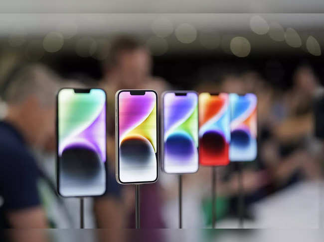 Samsung may become the largest OLED display supplier for iPhone 14