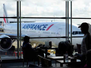 Paris airports expect flight delays due to FAA system outage