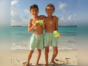 lime-slice-green-blue-boy_s-trunks-pink-house-mustique-lansecoy-beach-brothers-family-holiday-style_2048x.