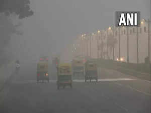 Dense fog engulfs Punjab, Northwest Rajasthan to East UP, several trains delayed in North India