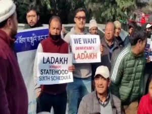 Leh , Kargil people protest in Jammu; demand statehood for Ladakh