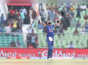 3rd ODI: Virat Kohli 166, Shubman Gill 116 propel India to mammoth 390/5 against Sri Lanka