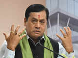 Centre to set up modern floating jetty on northern bank of Brahmaputra in Assam, says Sonowal