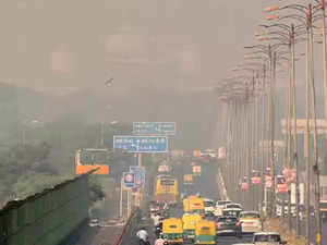 Delhi's AQI severe; CAQM says rapid improvement likely, no need for stricter curbs