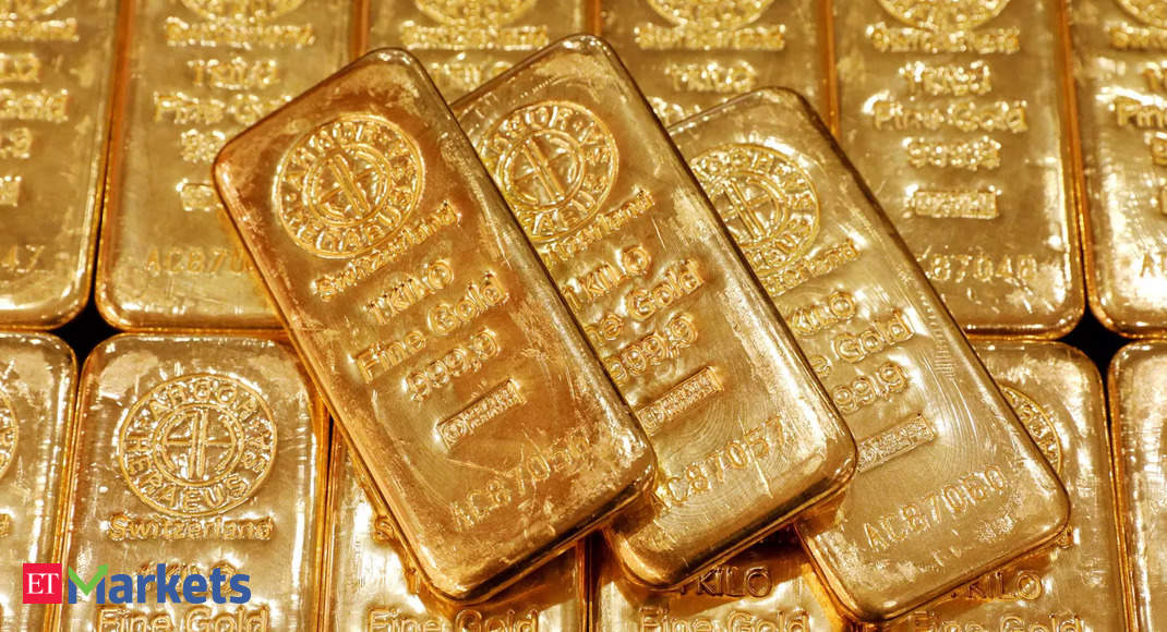 Gold flat as investors await economic data