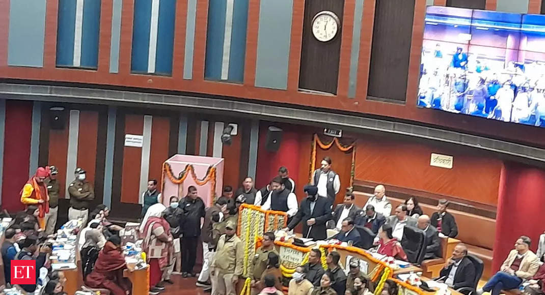 MCD councillors take oath in Hindi, English, Urdu, Punjabi, Sanskrit