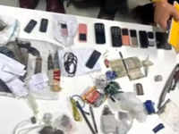 https://img.etimg.com/thumb/msid-97548139,width-200,height-150/news/india/delhi-cell-phones-knives-drugs-recovered-from-inmates-after-surprise-raids-in-tihar-jail.jpg