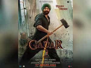 Gadar 2: Sunny Deol fights hundreds of attackers and breaks chains in style in viral videos from the movie