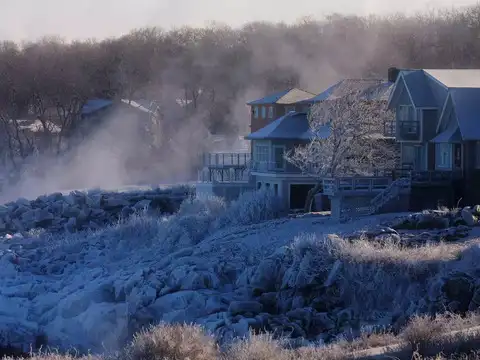 Arctic blast: Sea smoke
