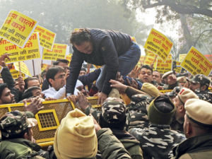 MCD House ruckus: AAP protests outside BJP headquarters