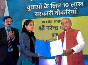 Bhopal: Union Minister for Agriculture and Farmers Welfare Narendra Singh Tomar ...