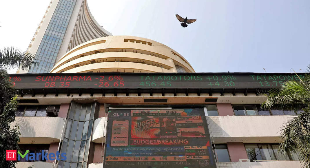 Sensex rises for 2nd session, ends 142 pts higher; Nifty around 17,900
