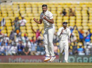 India rout Australia by innings inside 3 days of first test
