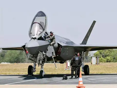  F-35 fighter jet