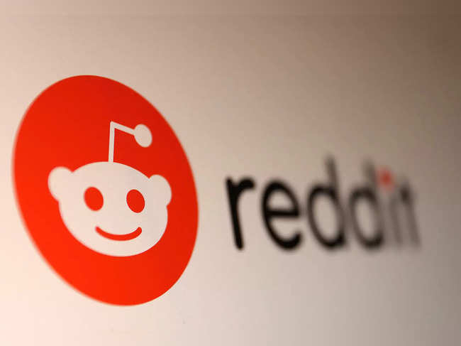 FILE PHOTO: Illustration shows Reddit logo