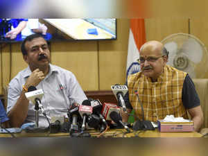 New Delhi: Secretary (Food) Sudhanshu Pandey (C) and Secretary Agriculture Manoj...