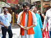 Kartik Aaryan shows up at Siddhivinayak temple to seek blessings for ‘Shehzada’, fined for violating car parking rules