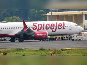 Kandla-bound SpiceJet flight returns to Mumbai airport due to cabin 'pressurisation alert'