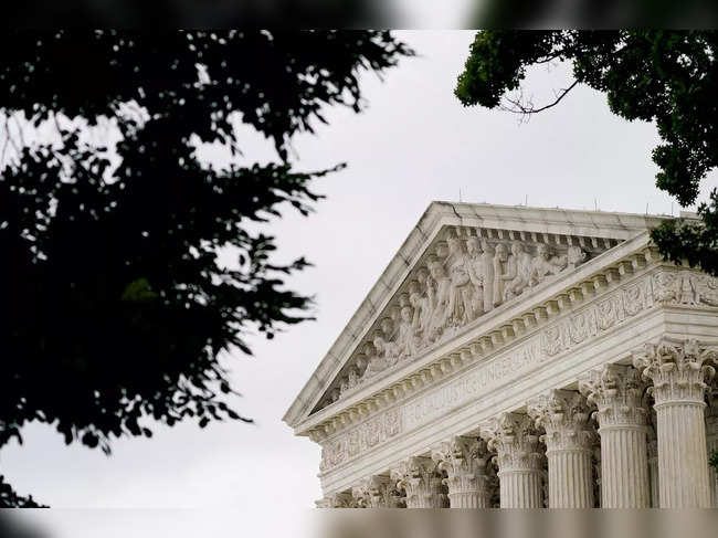 FILE PHOTO: U.S. Supreme Court building in Washington