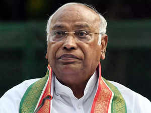 95% raids on Opposition leaders: Mallikarjun Kharge