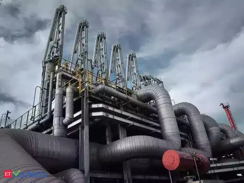 Gujarat Gas: Buy | Target: Rs 540 | Stop Loss: Rs 480